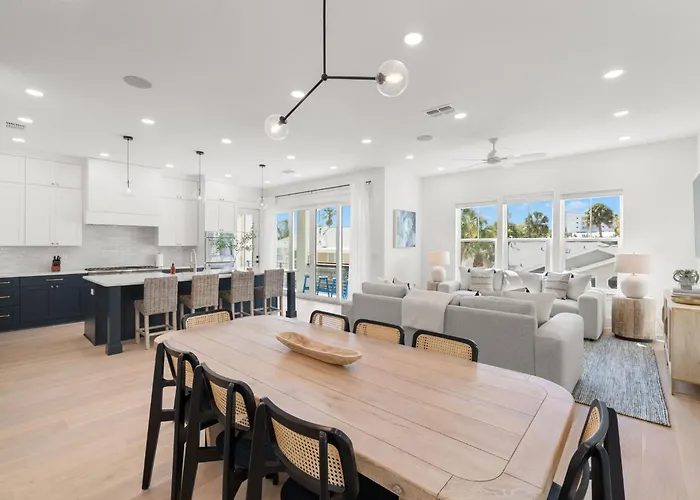 The Akoya & Pearl At The Gemma - 2 Homes With Private Pools Just Steps To Clearwater Holiday home Clearwater Beach