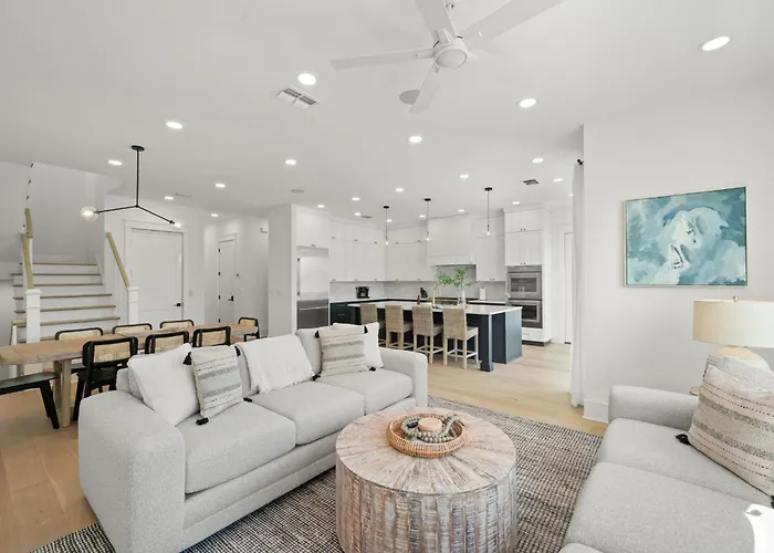 The Akoya & Pearl At The Gemma - 2 Homes With Private Pools Just Steps To Clearwater Holiday home Clearwater Beach