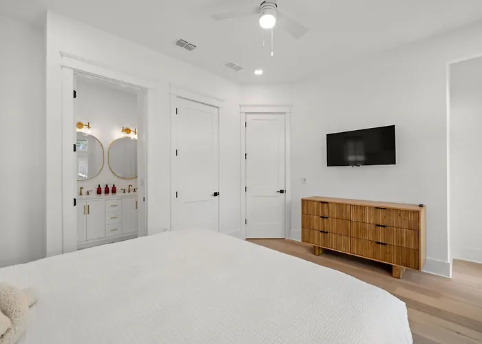 The Akoya & Pearl At The Gemma - 2 Homes With Private Pools Just Steps To Clearwater Clearwater Beach