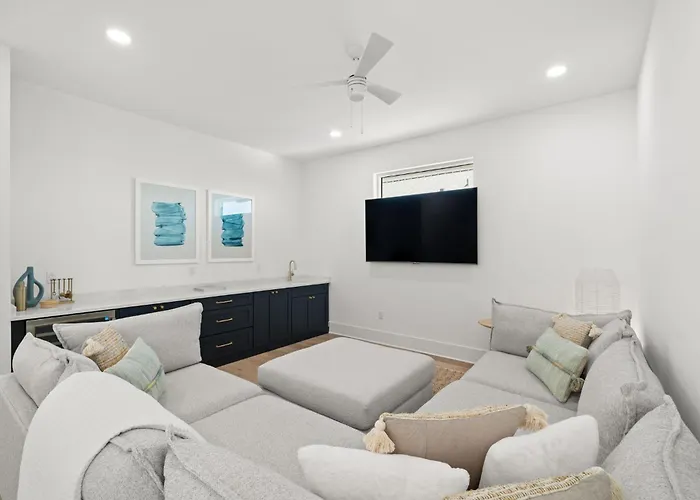 The Akoya & Pearl At The Gemma - 2 Homes With Private Pools Just Steps To Clearwater