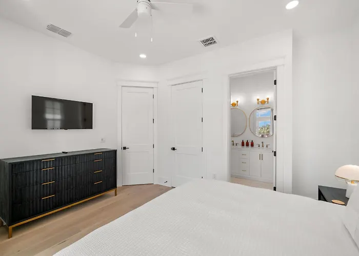 The Akoya & Pearl At The Gemma - 2 Homes With Private Pools Just Steps To Clearwater * Clearwater Beach