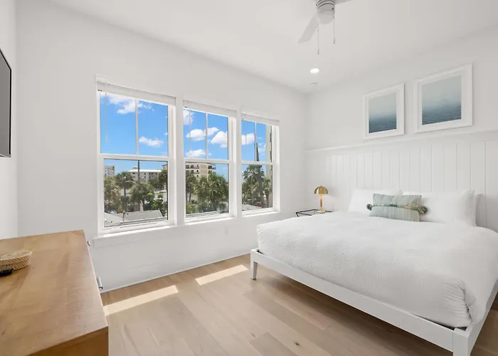 The Akoya & Pearl At The Gemma - 2 Homes With Private Pools Just Steps To Clearwater Clearwater Beach