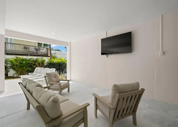 The Akoya & Pearl At The Gemma - 2 Homes With Private Pools Just Steps To Clearwater Holiday home