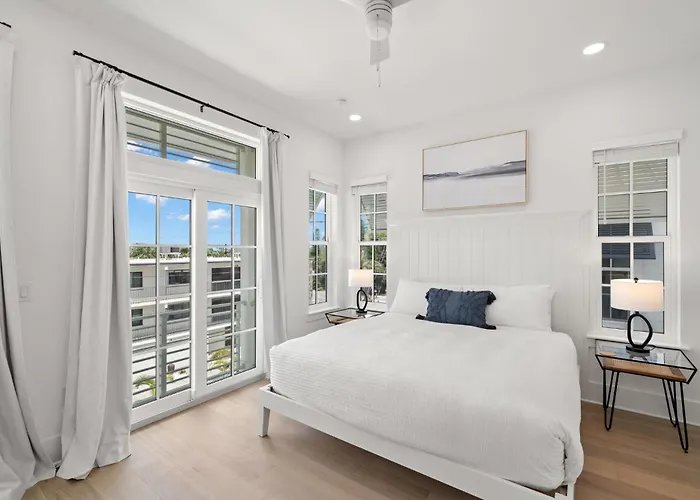 The Akoya & Pearl At The Gemma - 2 Homes With Private Pools Just Steps To Clearwater Holiday home Clearwater Beach