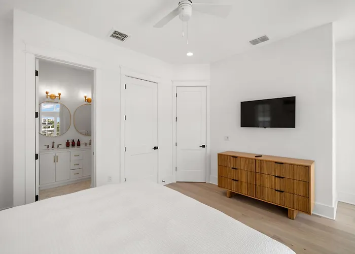 The Akoya & Pearl At The Gemma - 2 Homes With Private Pools Just Steps To Clearwater Clearwater Beach