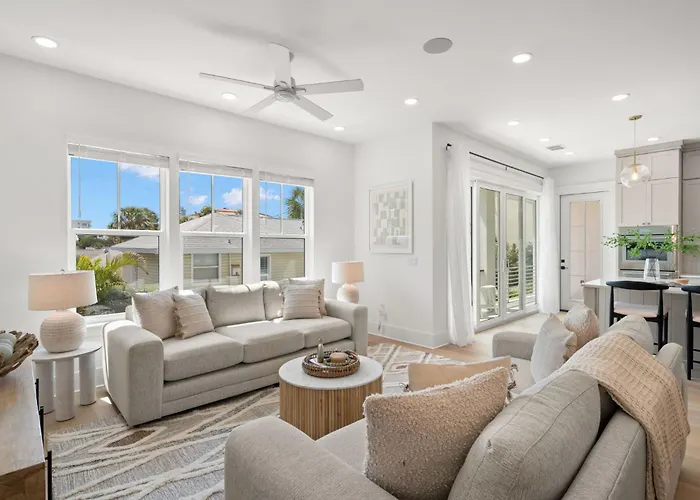The Akoya & Pearl At The Gemma - 2 Homes With Private Pools Just Steps To Clearwater