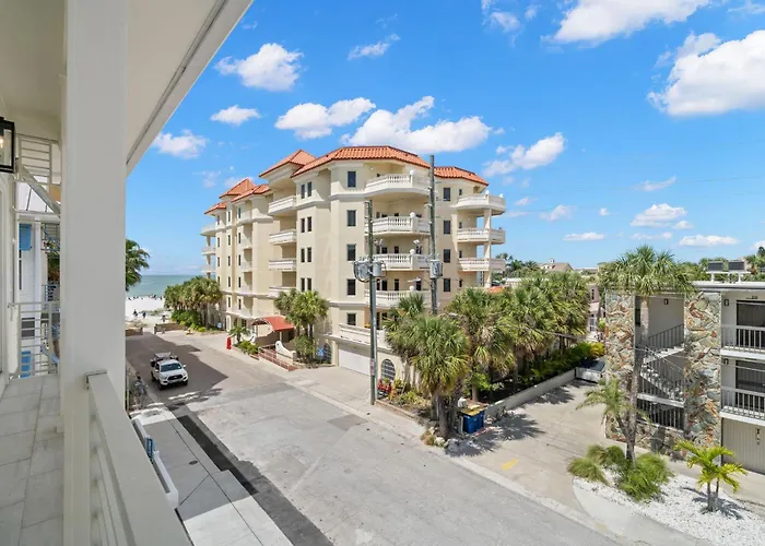 The Akoya & Pearl At The Gemma - 2 Homes With Private Pools Just Steps To Clearwater Clearwater Beach