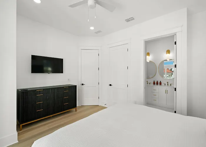 The Akoya & Pearl At The Gemma - 2 Homes With Private Pools Just Steps To Clearwater *