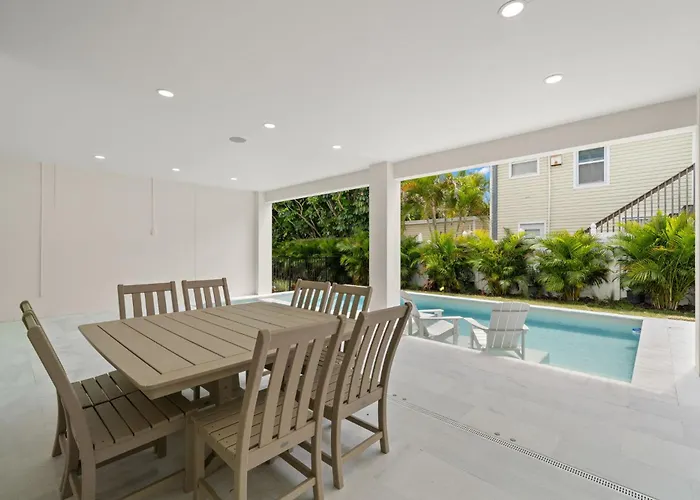 The Akoya & Pearl At The Gemma - 2 Homes With Private Pools Just Steps To Clearwater Holiday home *