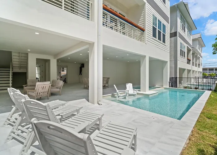 The Akoya & Pearl At The Gemma - 2 Homes With Private Pools Just Steps To Clearwater *