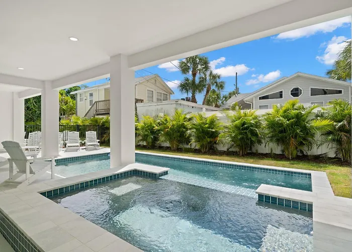 Holiday home The Akoya & Pearl At The Gemma - 2 Homes With Private Pools Just Steps To Clearwater
