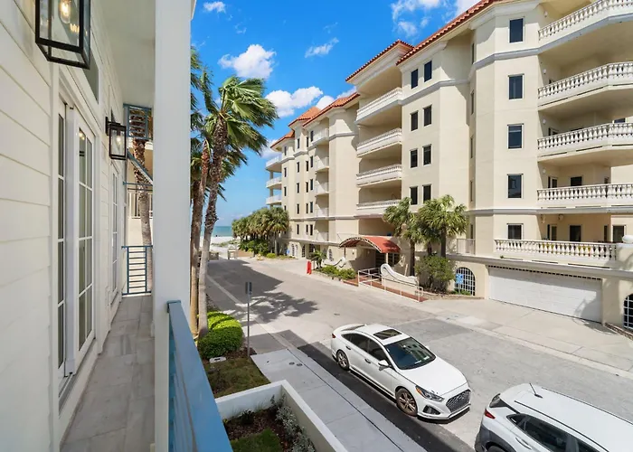 The Akoya & Pearl At The Gemma - 2 Homes With Private Pools Just Steps To Clearwater Clearwater Beach